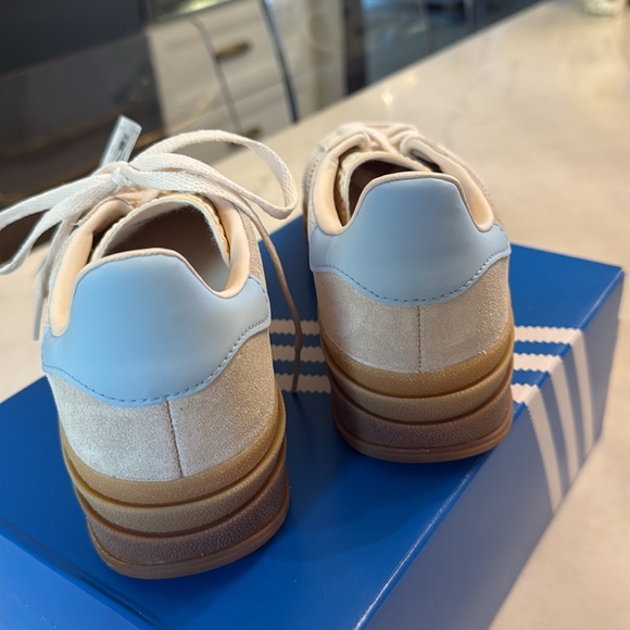 Adidas Gazelle New With Tags. Size 5 - Picture 4 of 5
